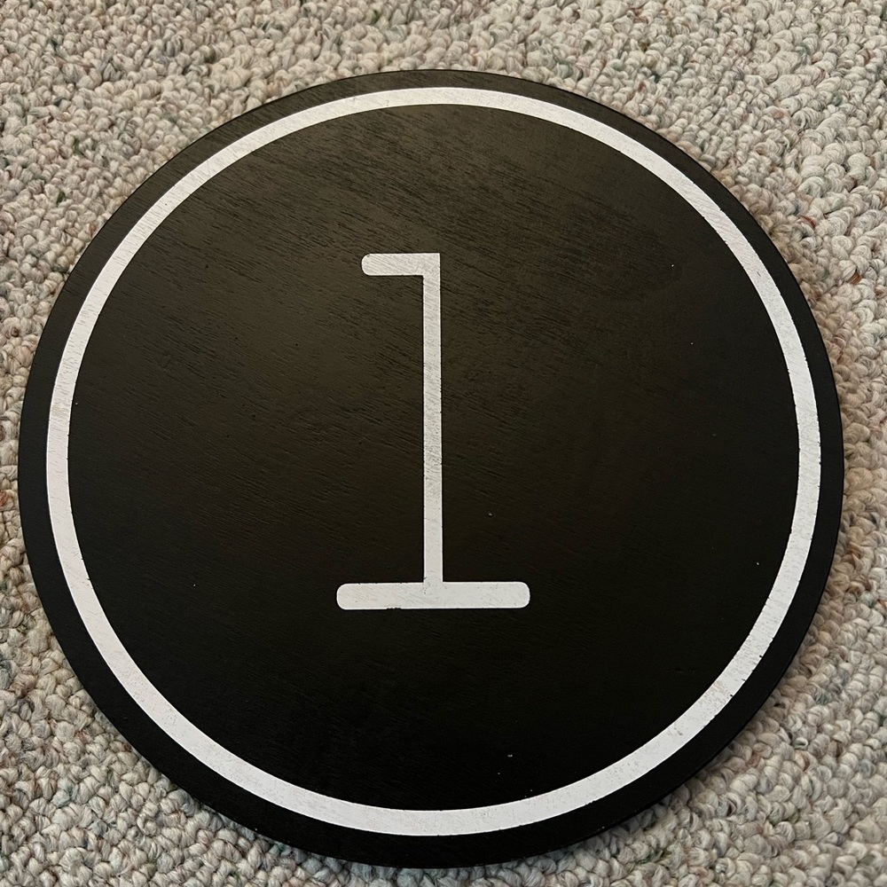 Circle Board Sign